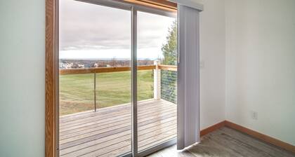 4 Mi to Lake Erie Access: Condo on the Greens