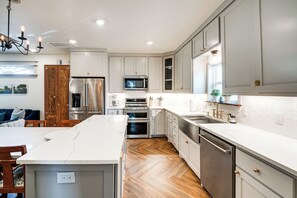 House (1 Bedroom) | Interior - Walkable Dallas Bungalow: 4 Mi to Downtown (Dallas)