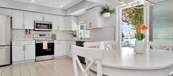 Charming Largo Home w/ Private Pool: 1 Mi to Beach
