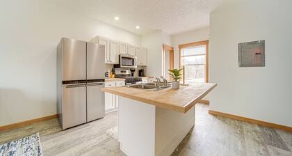 4 Mi to Lake Erie: Condo w/ Golf Course Views!