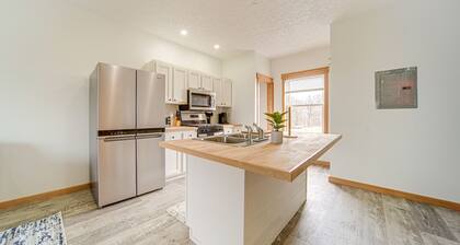 4 Mi to Lake Erie: Condo w/ Golf Course Views!