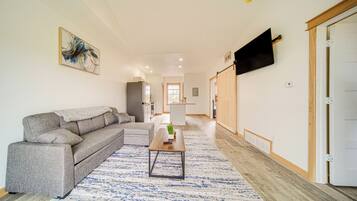 Apartment (2 Bedrooms) | Front of property