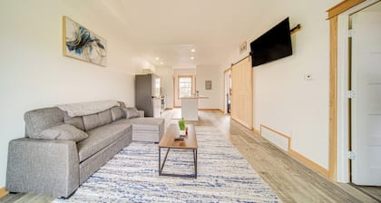 4 Mi to Lake Erie: Condo w/ Golf Course Views!