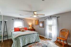 House (3 Bedrooms) | 3 bedrooms, laptop workspace, iron/ironing board, bed sheets - Peaceful Delco Family Home w/ Private Deck! (Delco)