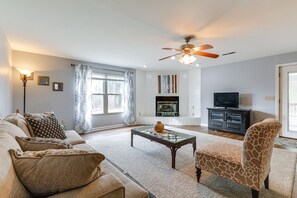House (3 Bedrooms) | Living area | TV, books - Peaceful Delco Family Home w/ Private Deck! (Delco)
