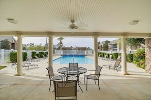 Apartment (2 Bedrooms) | Interior - Foley Condo w/ Pool Access: 10 Mi to Gulf Shores! (Foley)