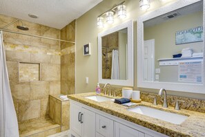 Apartment (2 Bedrooms) | Bathroom | Shower