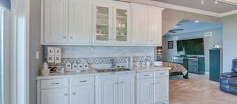 Pet-friendly Port Arthur Retreat w/ Fishing Pier!