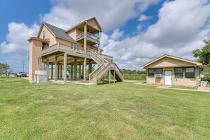 Interior - Pet-friendly Port Arthur Retreat w/ Fishing Pier! (Port Arthur)