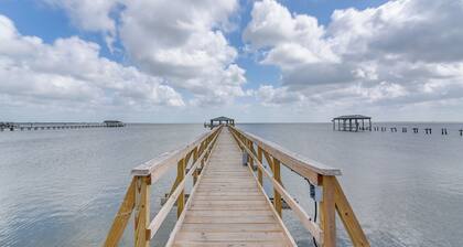 Pet-friendly Port Arthur Retreat w/ Fishing Pier!
