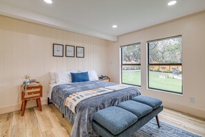 House (3 Bedrooms) | Interior - Lago Vista Home w/ Putting Green, Pool & Jacuzzi (Leander)