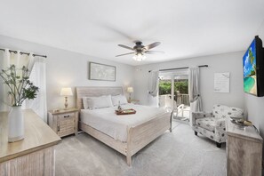 3 bedrooms, iron/ironing board, WiFi, bed sheets - Coastal Home | Pool/Spa, Steps to Beach & Food (Marco Island)