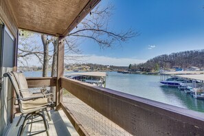 Apartment (3 Bedrooms) | Front of property - Lakefront Condo w/ Resort Amenities in Osage Beach (Osage Beach)