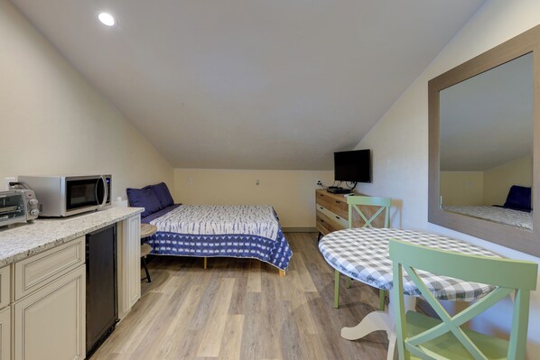 Apartment (0 Bedroom) | Interior