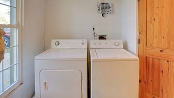 Apartment (0 Bedroom) | Interior