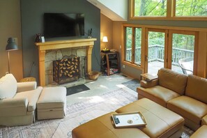 House (5 Bedrooms) | Interior - Soaking Tub & Fire Pit! Home Near Dtwn Suttons Bay (Suttons Bay)