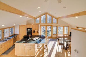 House (5 Bedrooms) | Interior - Soaking Tub & Fire Pit! Home Near Dtwn Suttons Bay (Suttons Bay)