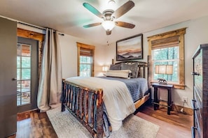 1 slaapkamer, een strijkplank/strijkijzer, wifi, beddengoed