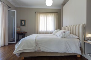2 bedrooms, soundproofing, iron/ironing board, free WiFi