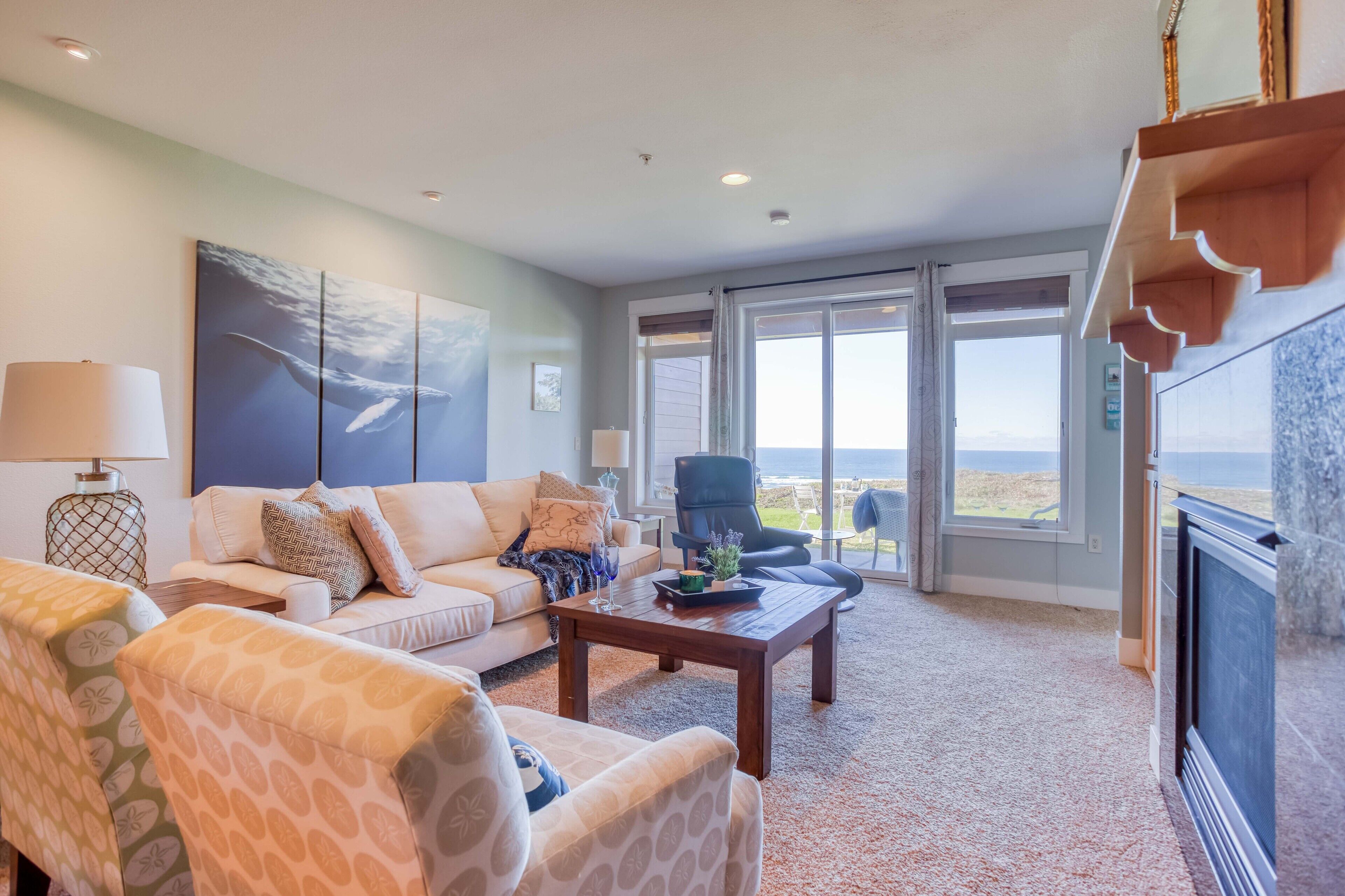 Modern, Ground-Level Oceanfront Condo Near Nye Beach, Newport, Three Bedroom