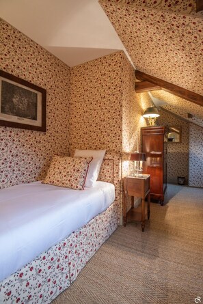 Romantic Twin Room, Ensuite, Garden View (Chambre Espelosin)