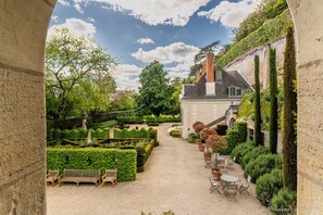 Exterior - MANOIR DES BASSES RIVIERES (Rochecorbon)