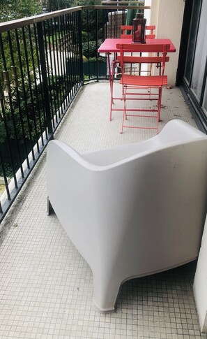 Outdoor dining - Location Appartement Équipé Neuilly-sur-seine, Proche Transports et Commerce (Neuilly-sur-Seine)