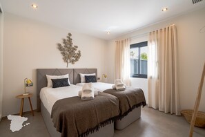 3 chambres, fer et planche à repasser, Wi-Fi gratuit, draps fournis