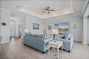 Smart TV - 
Charming 4-bedroom house with WiFi and AC in peaceful Punta Gorda (Punta Gorda)