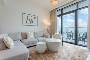 TV - The Cove  - Elegant One Bedroom (Creek Harbour)