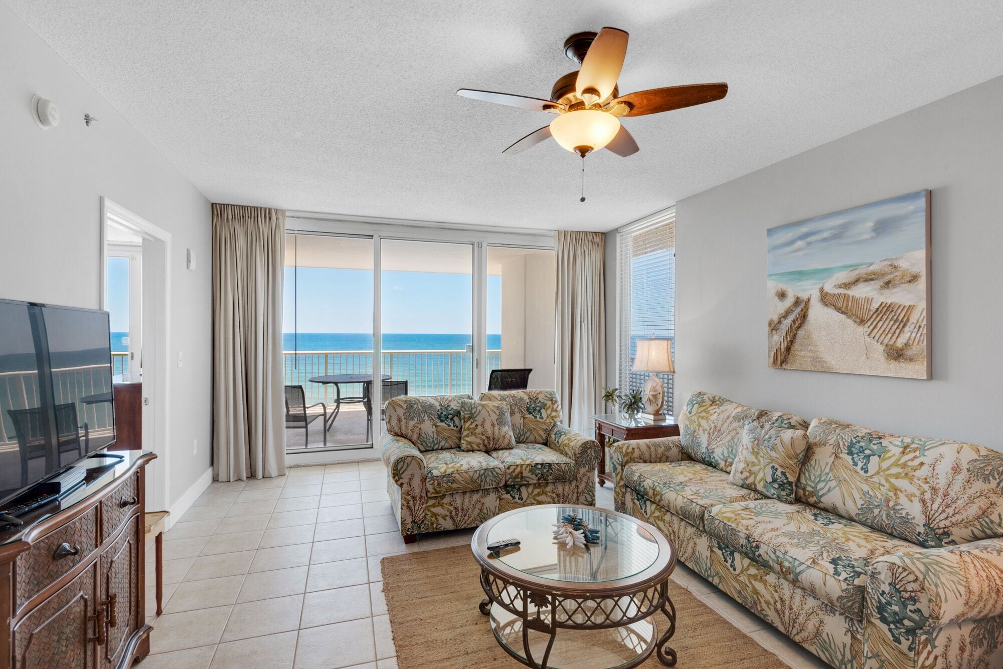 ~Sunset Vibe's~ MajesticBeachResort ~5pools, Movie theater, Starbucks onsite