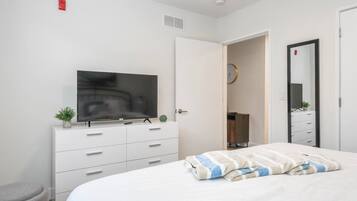 1 bedroom, desk, iron/ironing board, internet