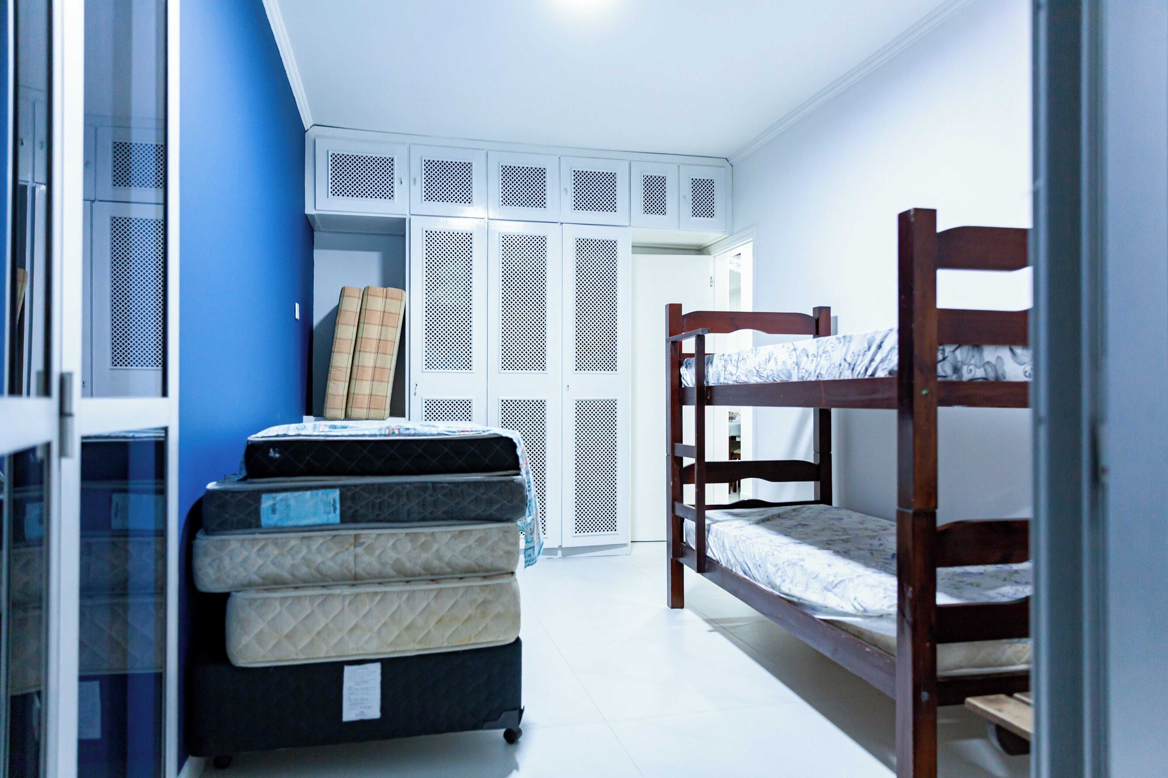 3 bedrooms, free WiFi, bed sheets, wheelchair access