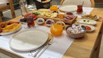 Free daily local cuisine breakfast