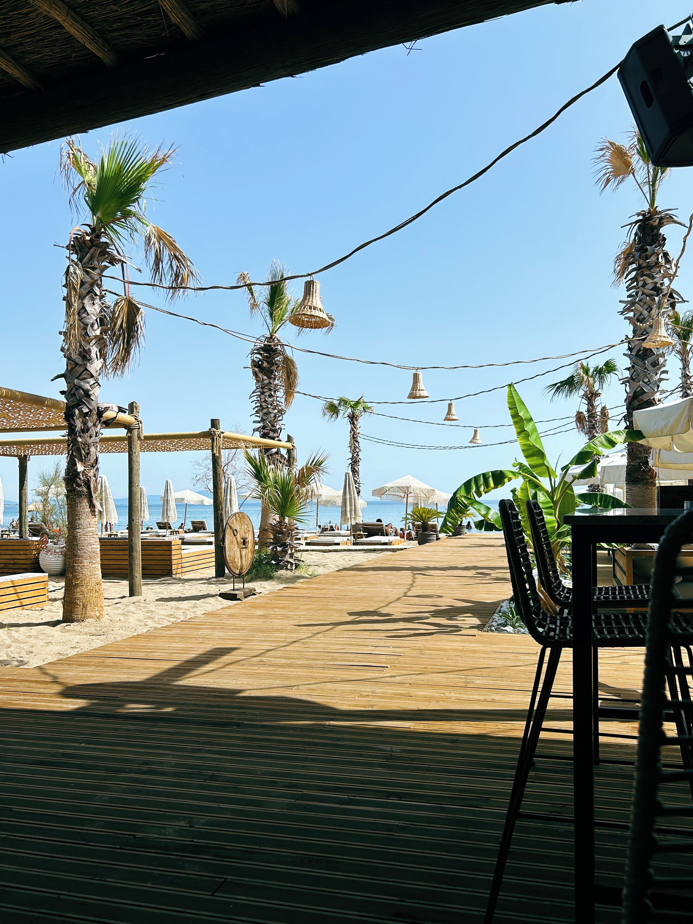 Private beach nearby, beach shuttle, 2 beach bars