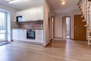 Kühlschrank, Ofen, Herdplatte, Geschirrspüler