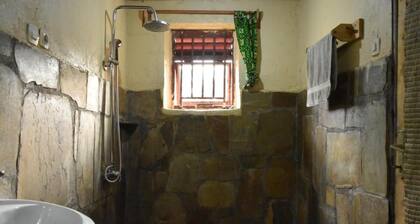 Room in B&B - Red Rocks Rwanda - Double Room With Shared Bathroom