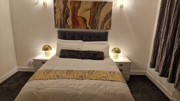 Grand Room | 1 bedroom, iron/ironing board, free WiFi
