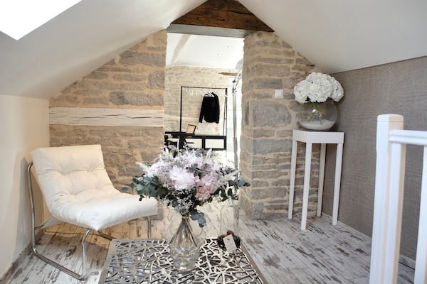 Signature Suite | Living area | Flat-screen TV, Netflix, streaming services