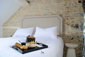 Suite – signature | Dundyner, senger med Select Comfort-madrass og minibar