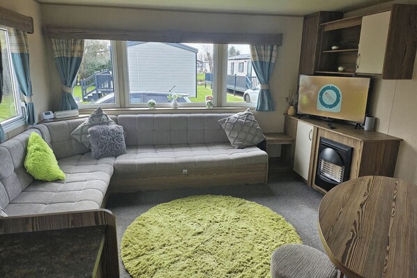 Televisie en een open haard