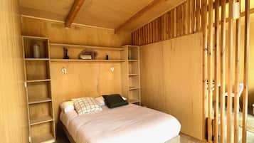 1 bedroom, internet, bed sheets