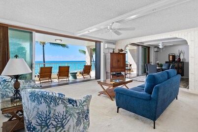 Summer Deal Oceanfront 3BR Kona Condo with Lanai and Sunset Views