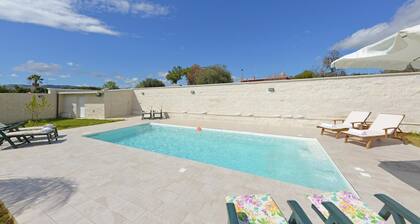 Holiday home with private pool, Fontane Bianche