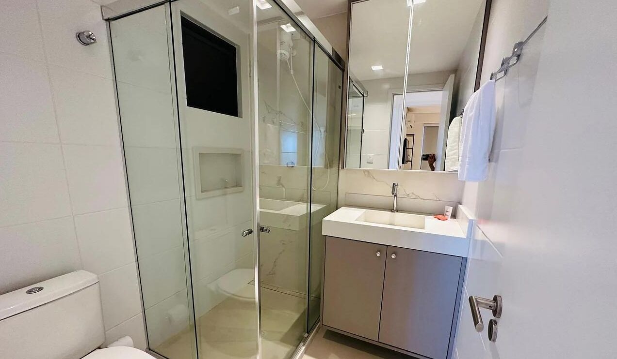 Basic Apartment | Bathroom