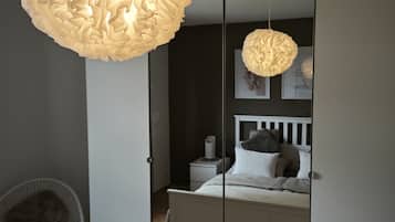 2 bedrooms, WiFi, bed sheets