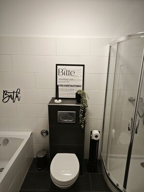 Hårføner, håndklær, såpe og sjampo