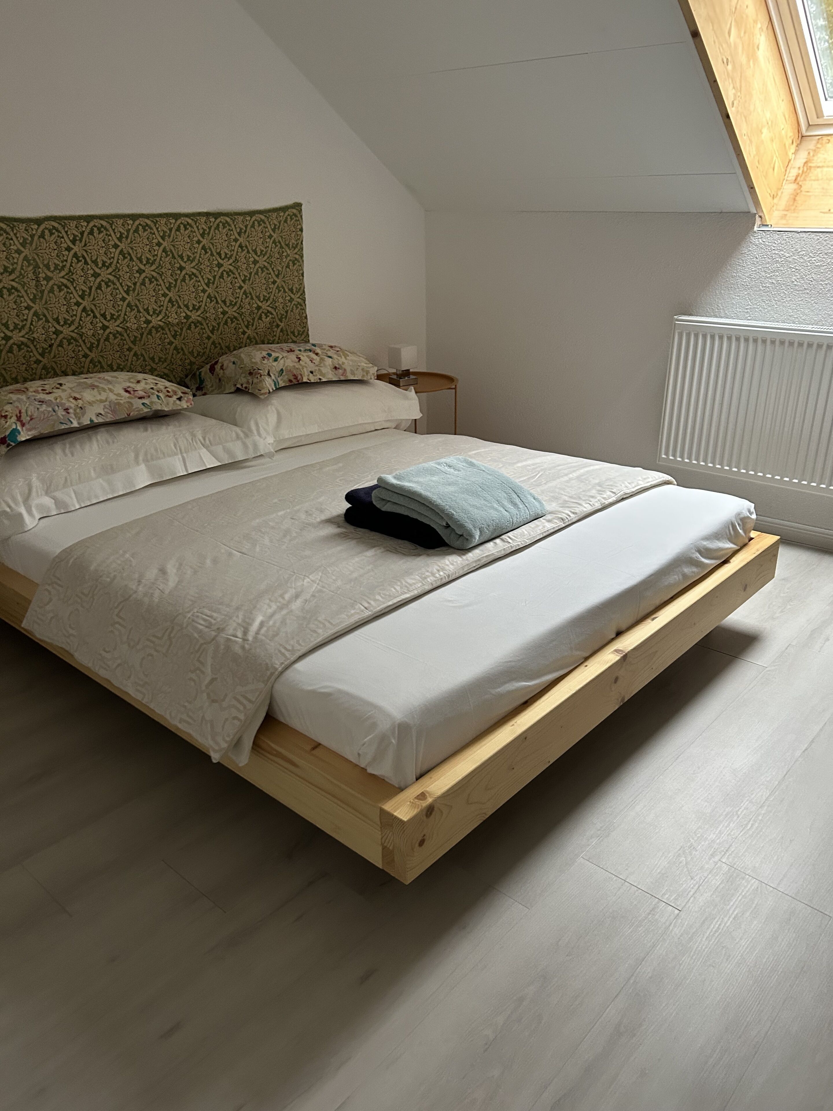 2 bedrooms, desk, iron/ironing board, travel cot