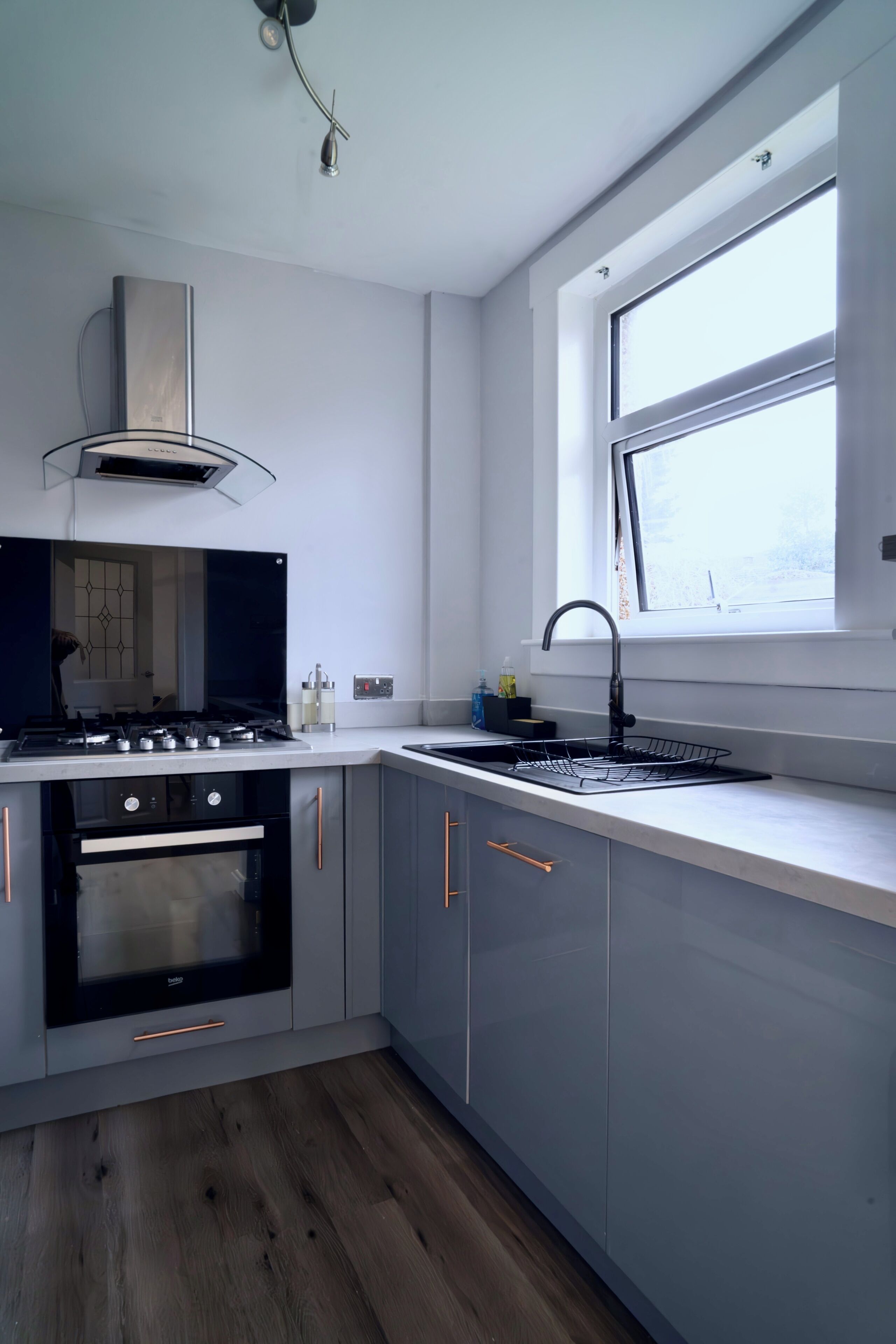 House | Private kitchen | Fridge, microwave, oven, stovetop