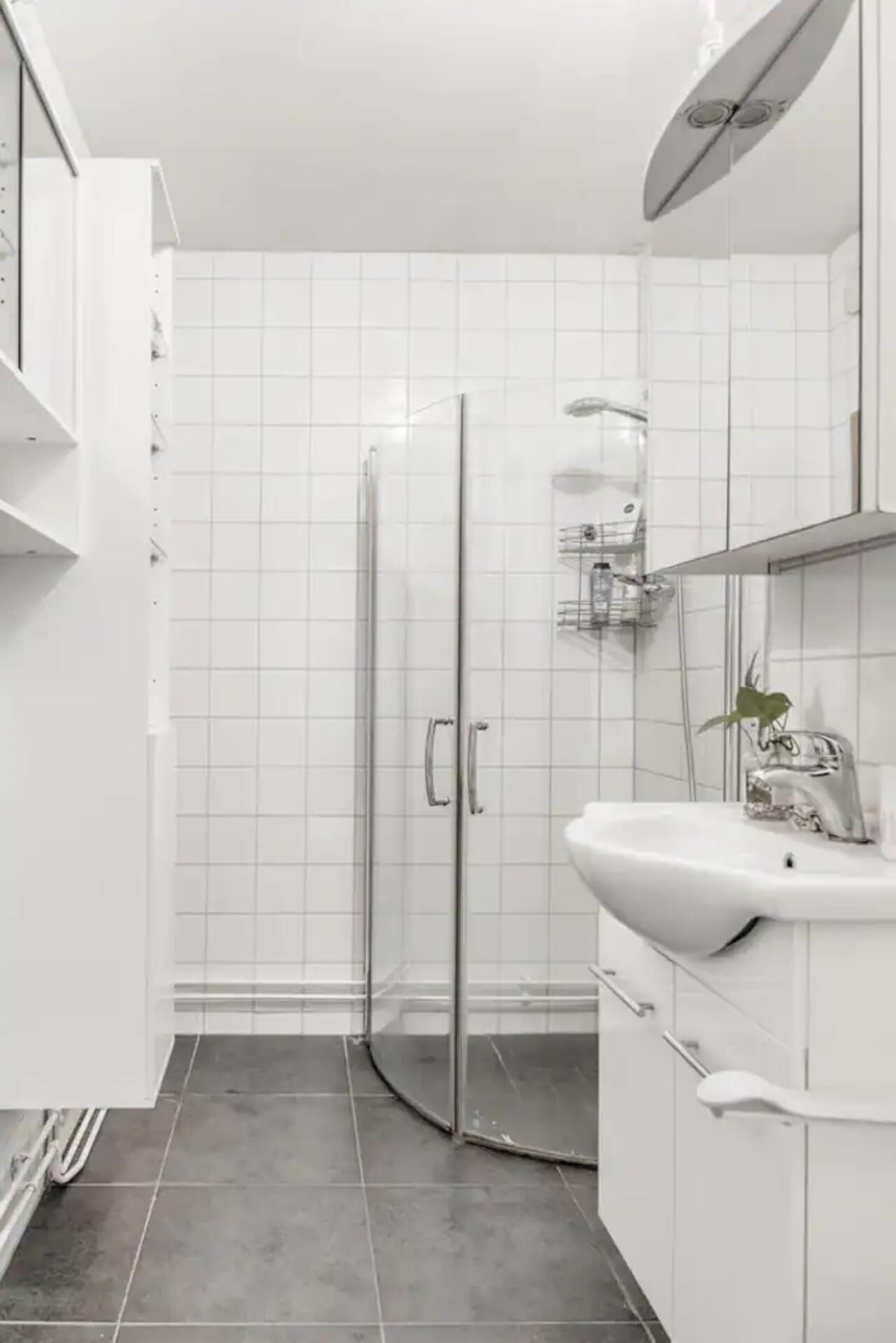 House | Bathroom | Separate bathtub and shower, deep-soaking bathtub, hair dryer, towels